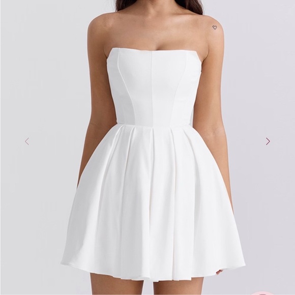 House of CB Dresses & Skirts - House of CB Emmanuela White Strapless Pleated Mini A-line Dress -Size L Tall